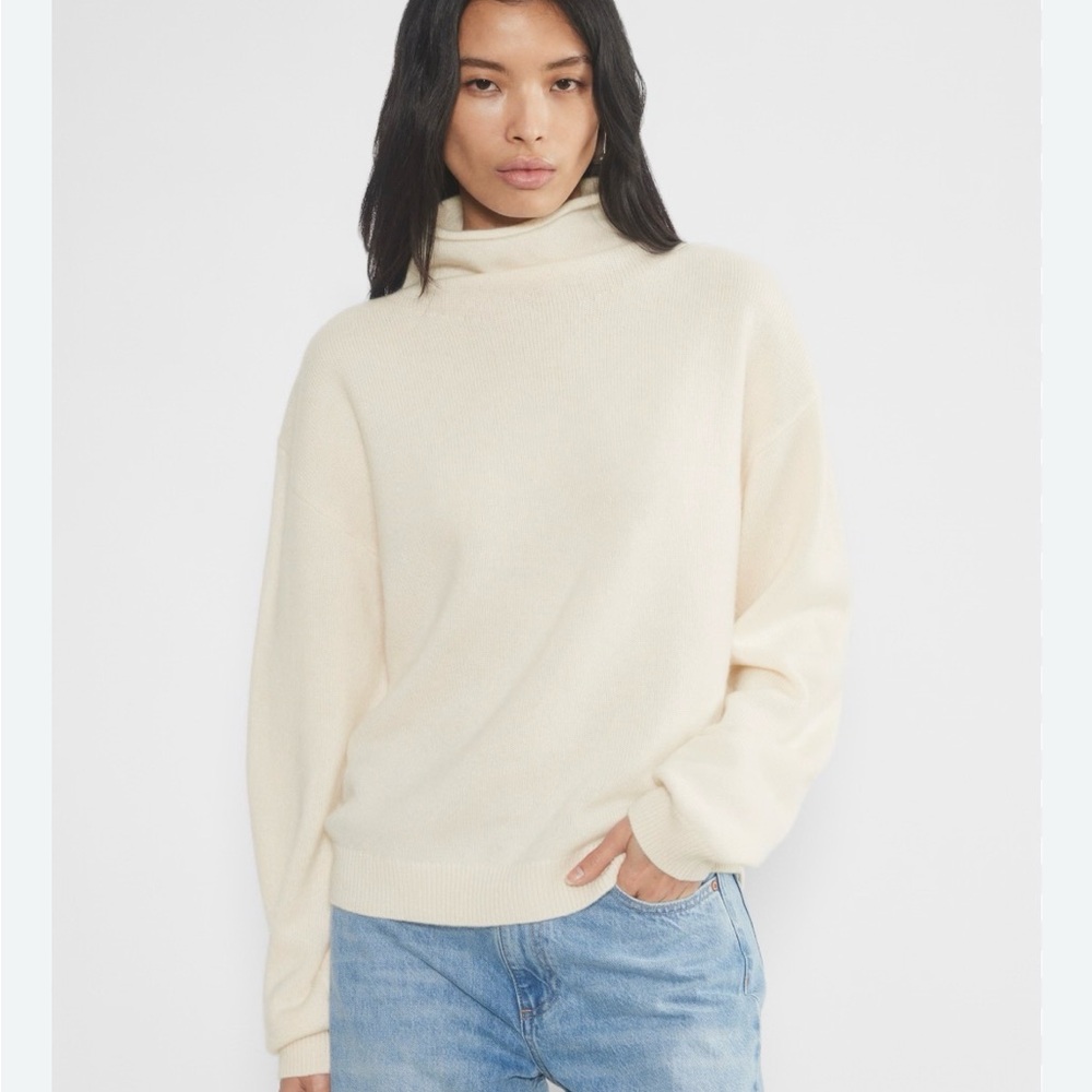NWT Aritzia Cashmere Mockneck Sweater size Medium in Whisper White SOLD OUT